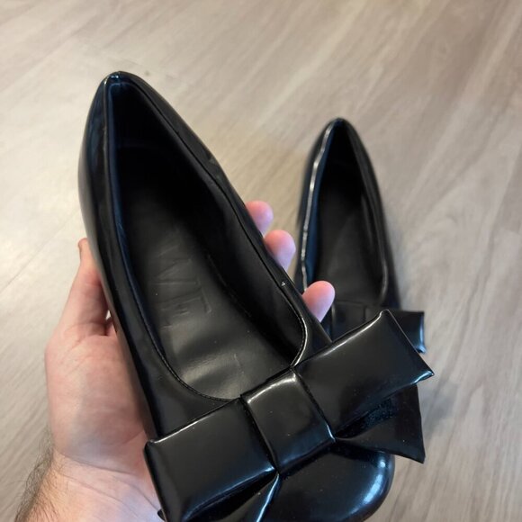 Loewe Black Patent Leather Bow Flats
Size: 37 (US 7) - Picture 3 of 11